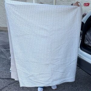 Patterned White and Gray Blanket